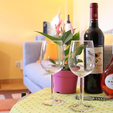 Eber - Independent 1 & 2 Bedroom Apartments, Pool, Air Con, Fast Wi-fi, Near Old Town Of And Beaches דירה *