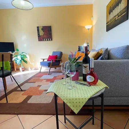 דירה Eber - Independent 1 & 2 Bedroom Apartments, Pool, Air Con, Fast Wi-fi, Near Old Town Of And Beaches אלבופיירה