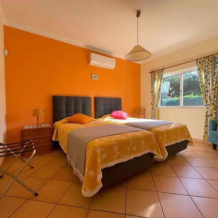 Апартаменти Eber - Independent 1 & 2 Bedroom Apartments, Pool, Air Con, Fast Wi-fi, Near Old Town Of And Beaches *