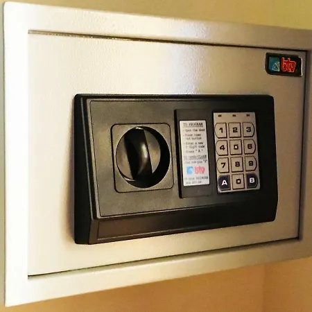 Eber - Independent 1 & 2 Bedroom Apartments, Pool, Air Con, Fast Wi-fi, Near Old Town Of And Beaches דירה