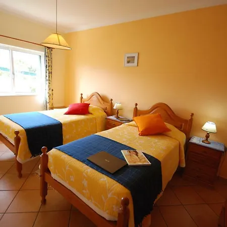 Eber: Poolside Near Old Town Apartment Albufeira