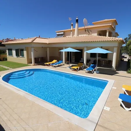 Eber: Poolside Near Old Town Apartment Albufeira