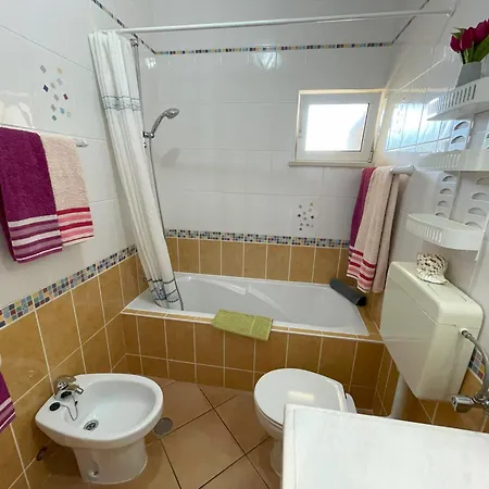 Eber - Independent 1 & 2 Bedroom Apartments, Pool, Air Con, Fast Wi-fi, Near Old Town Of And Beaches 아파트 *