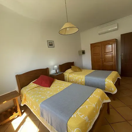 Eber - Independent 1 & 2 Bedroom Apartments, Pool, Air Con, Fast Wi-fi, Near Old Town Of And Beaches