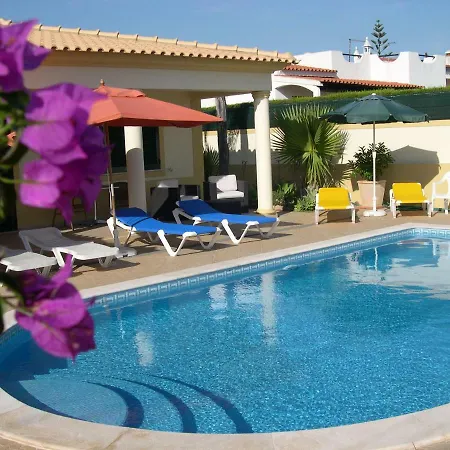 Eber: Poolside Near Old Town Albufeira
