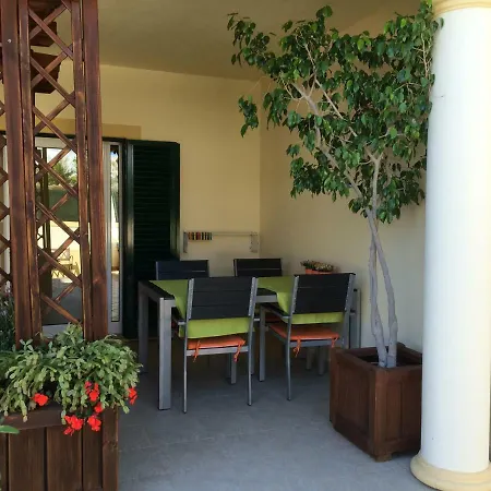 Διαμέρισμα Eber - Independent 1 & 2 Bedroom Apartments, Pool, Air Con, Fast Wi-fi, Near Old Town Of And Beaches