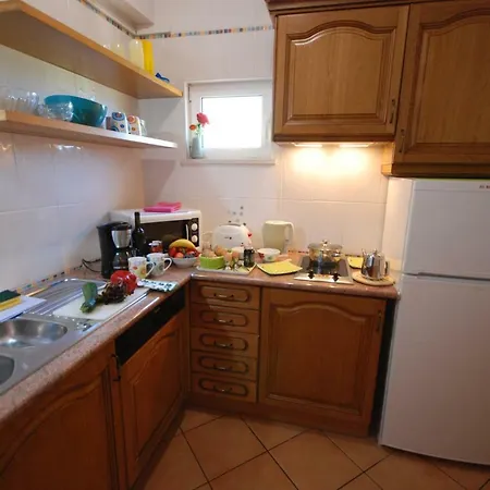 Eber - Independent 1 & 2 Bedroom Apartments, Pool, Air Con, Fast Wi-fi, Near Old Town Of And Beaches Apartment Albufeira