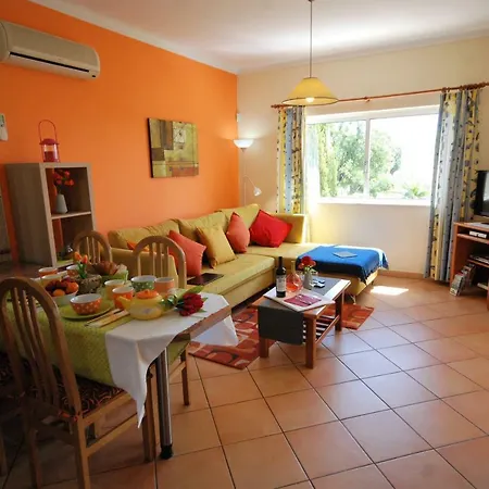 Eber: Poolside Near Old Town Apartment Albufeira