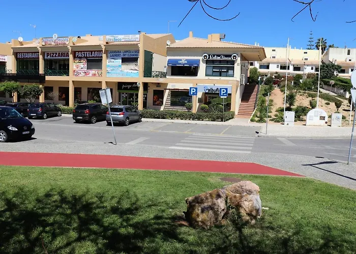 Eber: Poolside Near Old Town *
