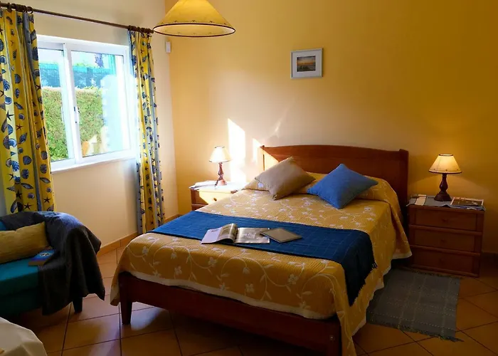 Eber: Poolside Near Old Town Apartment